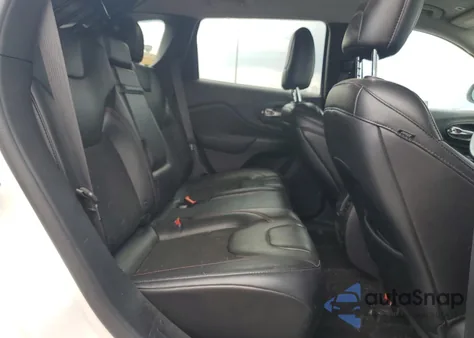 2019 Jeep Cherokee Trailhawk from USA, damaged, VIN 1C4PJMBXXKD360692